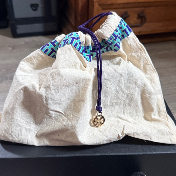 Tory Burch Black Quilted Crossbody Bag - Picture 10 of 10